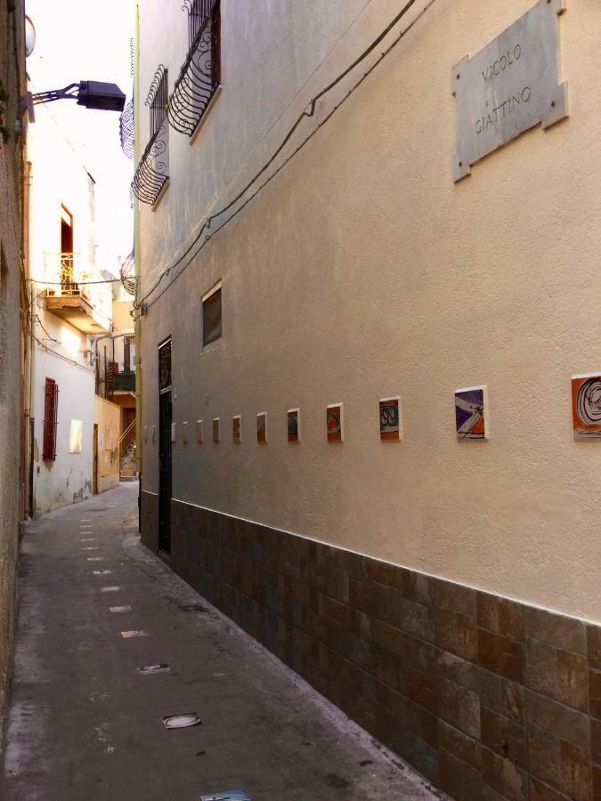 Case Vazzana - Cortile Sant'Agostino Mazara del Vallo Kültér fotó